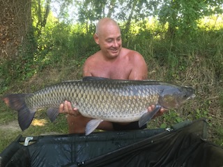 Carp caught at Lodge Lakes French carp fishing holiday — Kentist Pompiers