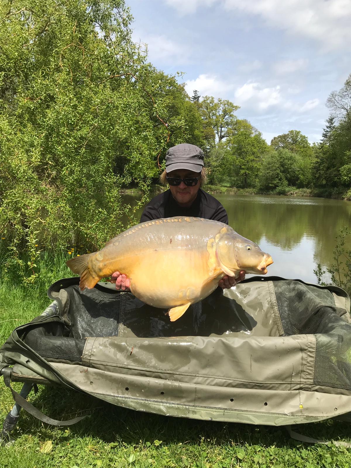 Carp caught at Lodge Lakes French carp fishing holiday — Lee & Andy