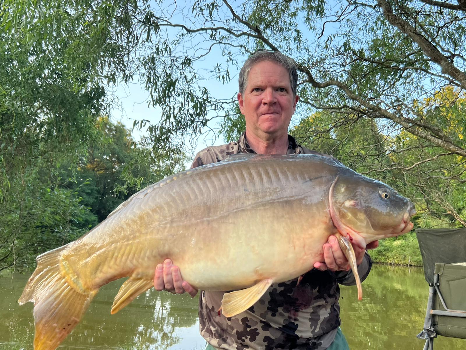 Carp caught at Lodge Lakes French carp fishing holiday — Andy, Katherine and Tamara
