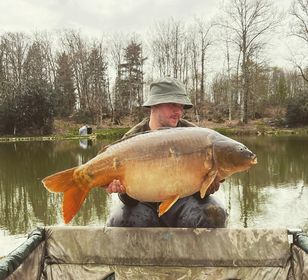 Carp caught at Lodge Lakes French carp fishing holiday — Steve, Connor, Lewis, Ben