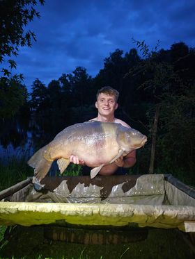 Carp caught at Lodge Lakes French carp fishing holiday — Berry/Felton