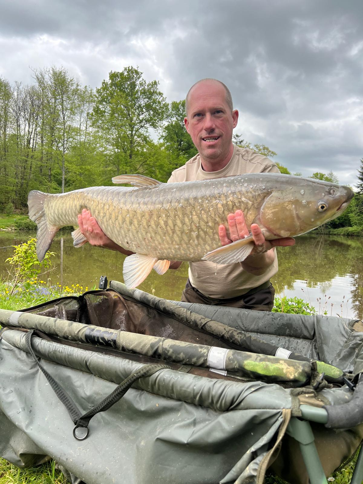 Carp caught at Lodge Lakes French carp fishing holiday — Leon, Nic, Abi