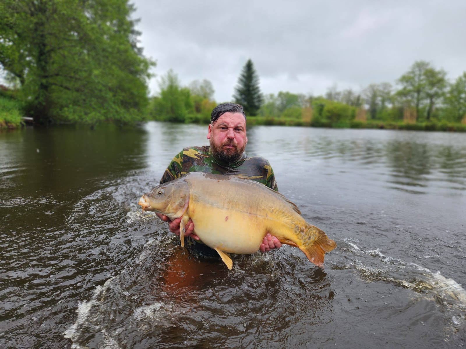 Carp caught at Lodge Lakes French carp fishing holiday — fishomania
