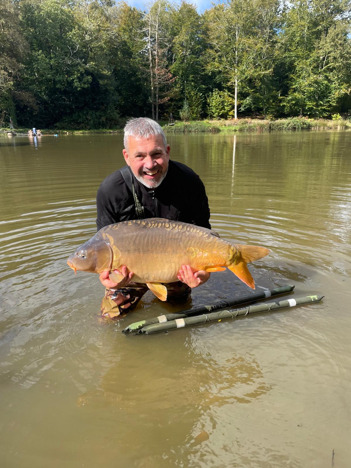 Carp caught at Lodge Lakes French carp fishing holiday — Gareth and Tracy
